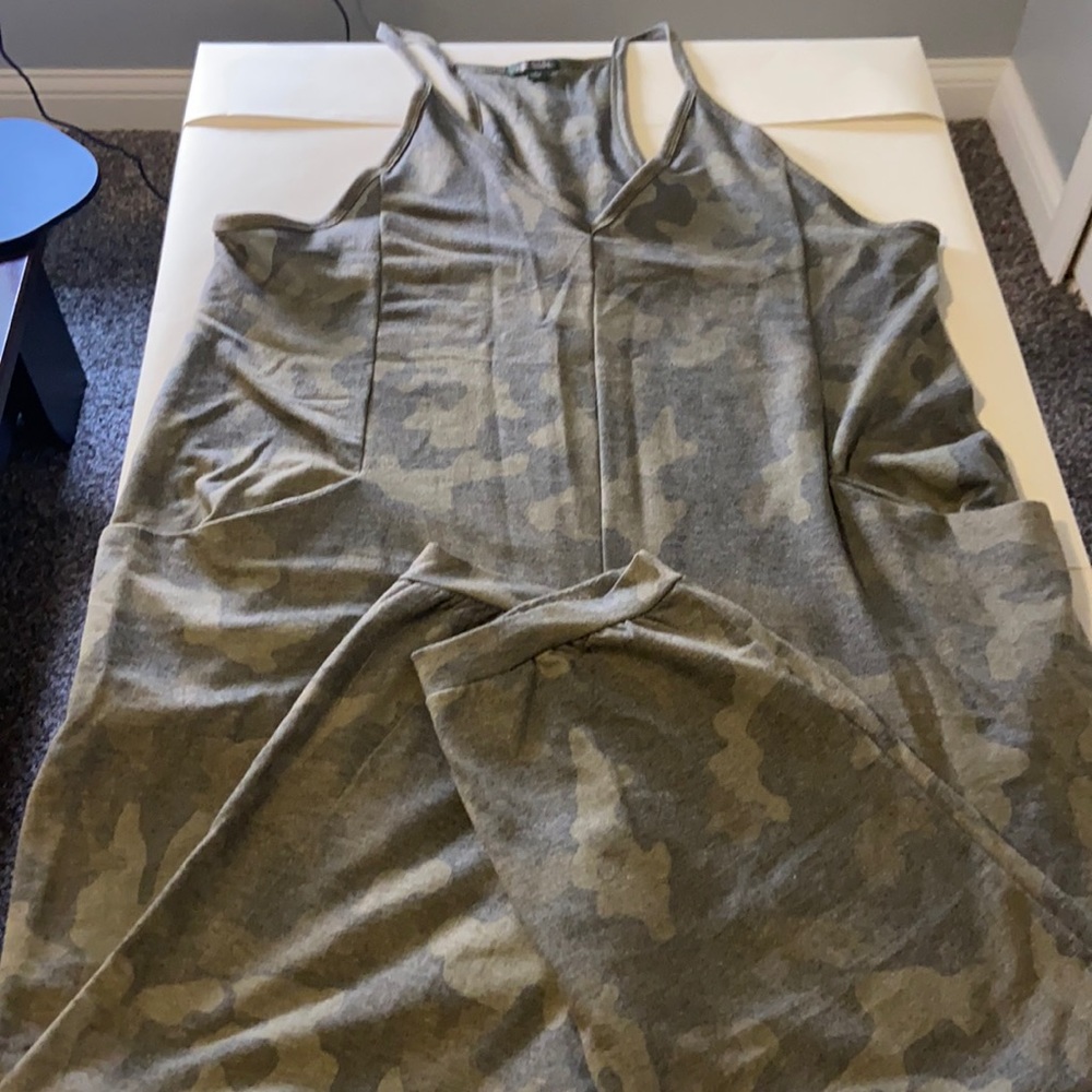 Baggy camouflage jumpsuit with front pockets